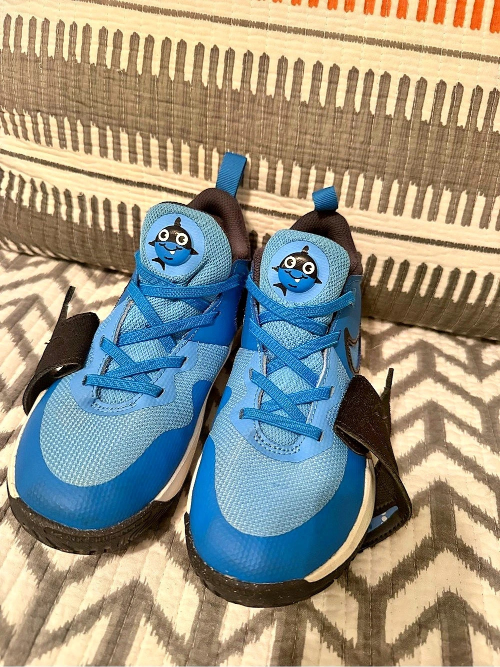 Nike Team Hustle D 11 Kids Blue Sneakers Boys US 2Y